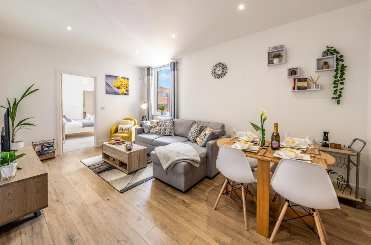 Staines-upon-Thames Mission Wave - Venture Apartment מראה חיצוני תמונה