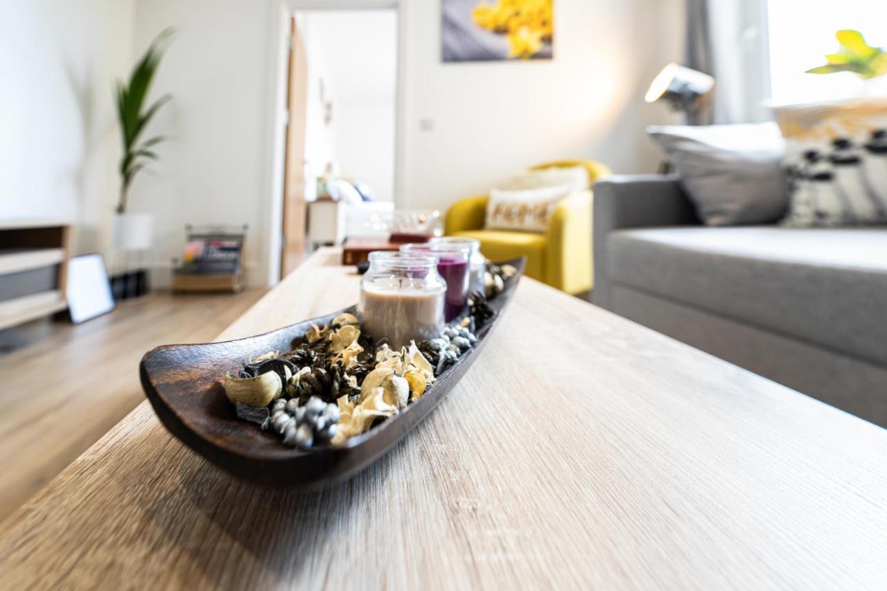 Staines-upon-Thames Mission Wave - Venture Apartment מראה חיצוני תמונה