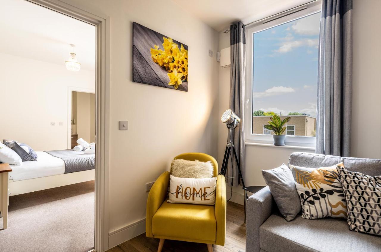 Staines-upon-Thames Mission Wave - Venture Apartment מראה חיצוני תמונה