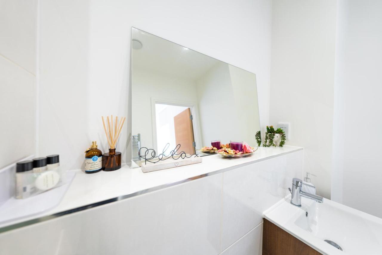 Staines-upon-Thames Mission Wave - Venture Apartment מראה חיצוני תמונה