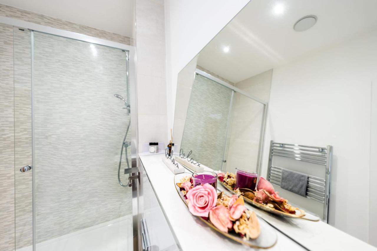 Staines-upon-Thames Mission Wave - Venture Apartment מראה חיצוני תמונה
