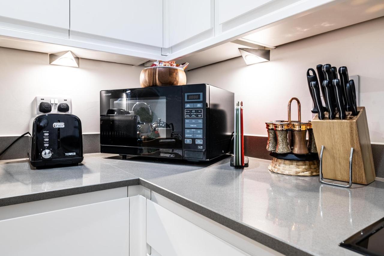Staines-upon-Thames Mission Wave - Venture Apartment מראה חיצוני תמונה