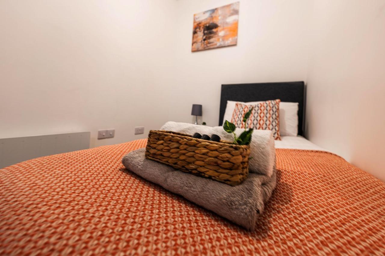 Staines-upon-Thames Mission Wave - Venture Apartment מראה חיצוני תמונה