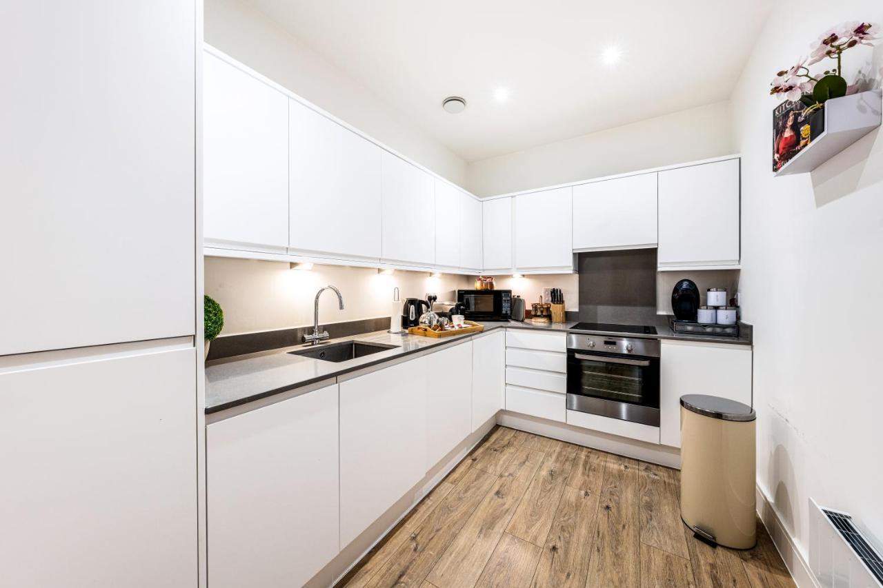 Staines-upon-Thames Mission Wave - Venture Apartment מראה חיצוני תמונה