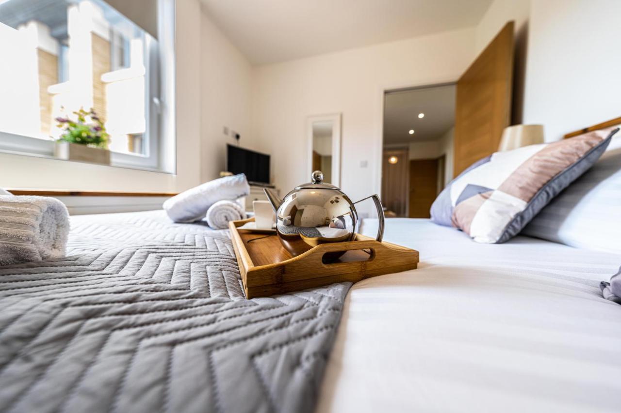 Staines-upon-Thames Mission Wave - Venture Apartment מראה חיצוני תמונה