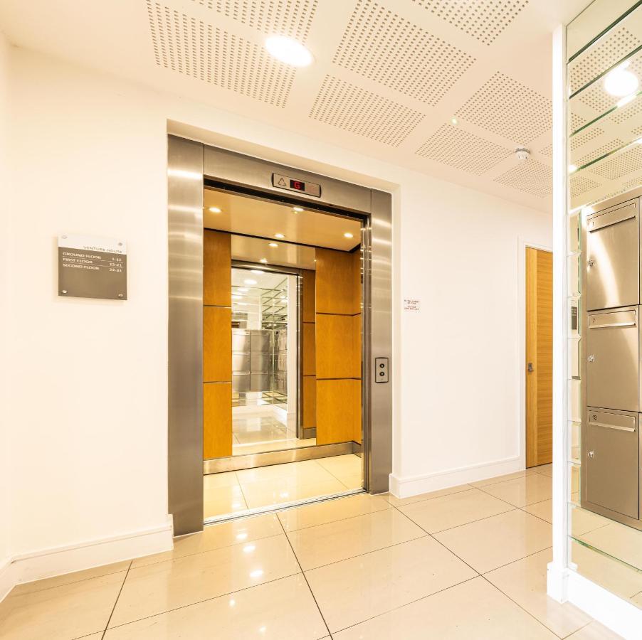 Staines-upon-Thames Mission Wave - Venture Apartment מראה חיצוני תמונה